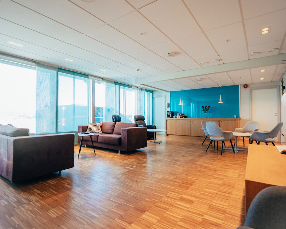 The lounge for VIP and VVIPs at Bergen FBO ENBR.